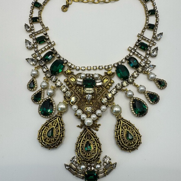 DYLANLEX Emerald Crystal & Pearl Statement Necklace - Picture 5 of 7